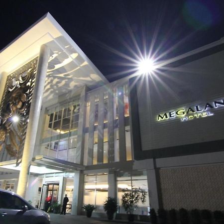 Megaland Hotel Solo מראה חיצוני תמונה
