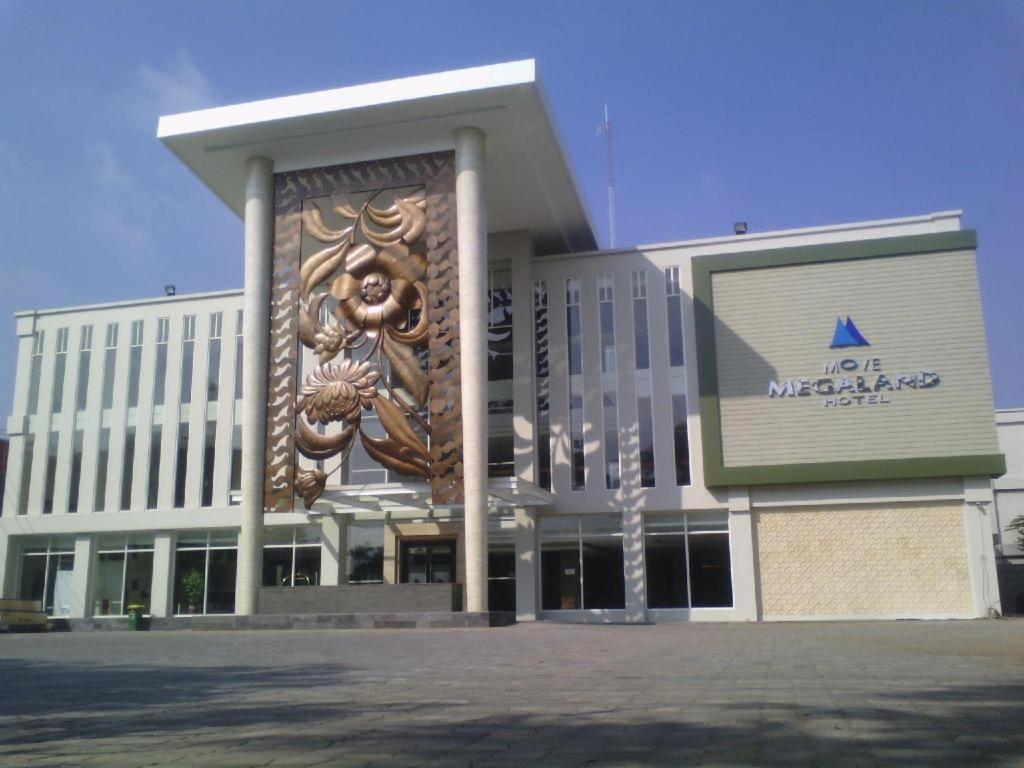 Megaland Hotel Solo מראה חיצוני תמונה
