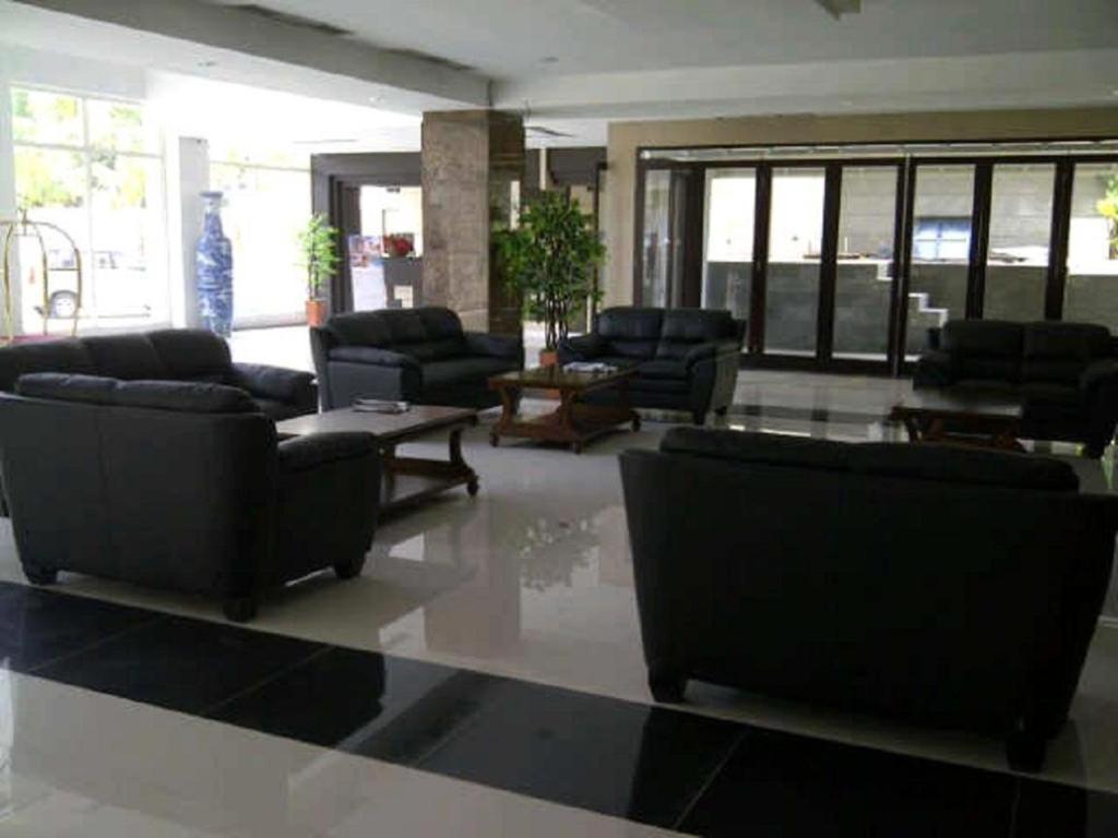 Megaland Hotel Solo מראה חיצוני תמונה