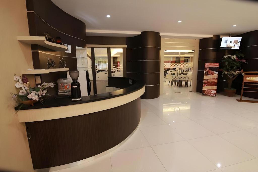 Megaland Hotel Solo מראה חיצוני תמונה