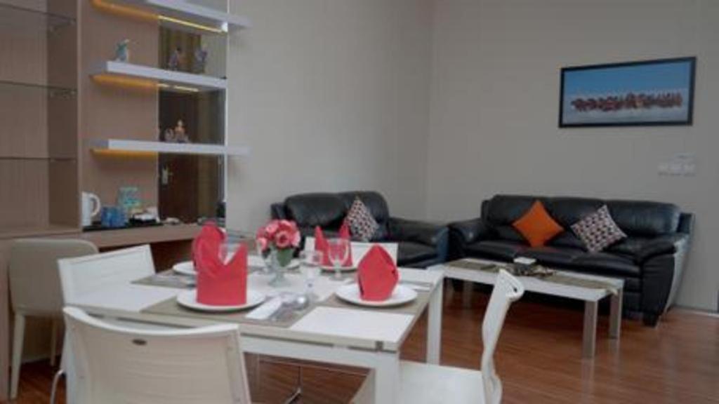 Megaland Hotel Solo מראה חיצוני תמונה