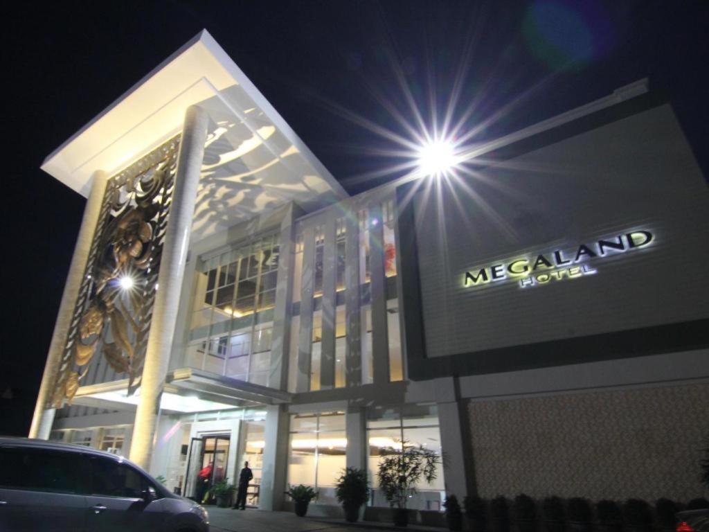 Megaland Hotel Solo מראה חיצוני תמונה