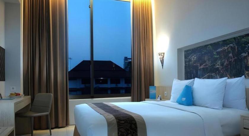 Megaland Hotel Solo מראה חיצוני תמונה