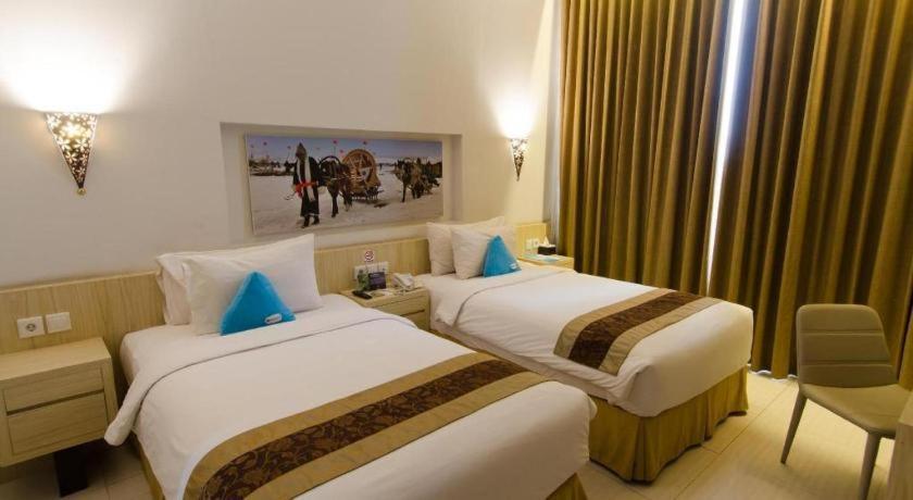 Megaland Hotel Solo מראה חיצוני תמונה